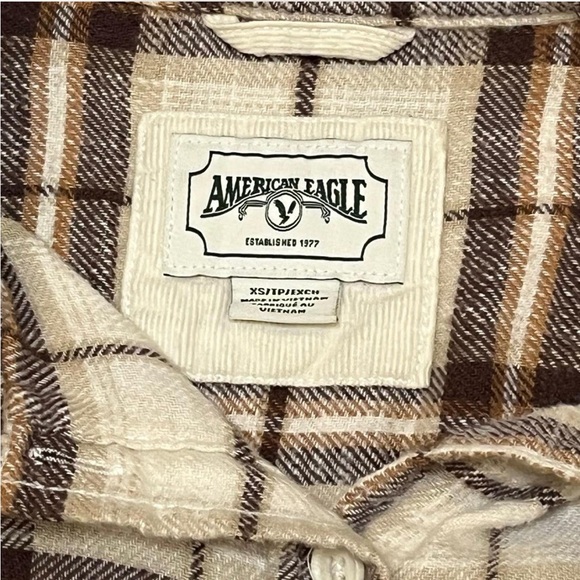 American Eagle Outfitters Cream and Brown Cropped Button-Down Flannel - Picture 5 of 6